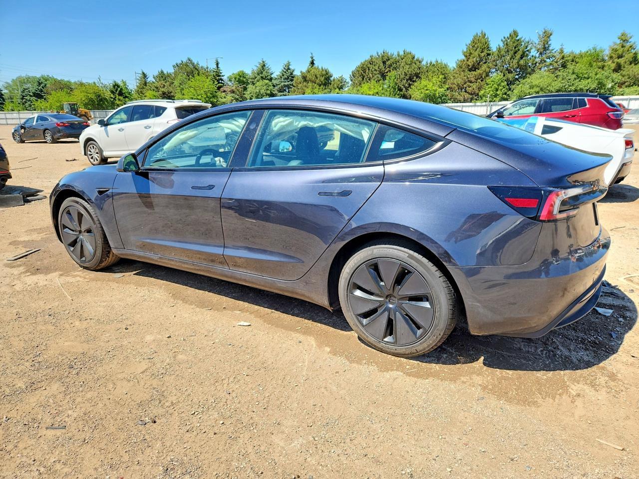 2024 Tesla Model 3 - Фото 2