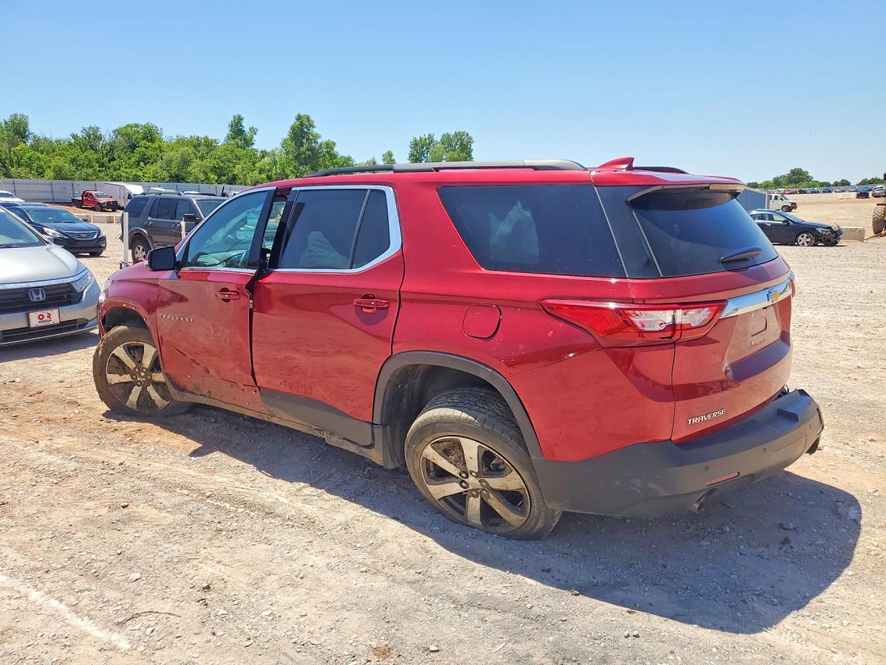 2020 Chevrolet Traverse Lt - Фото 2