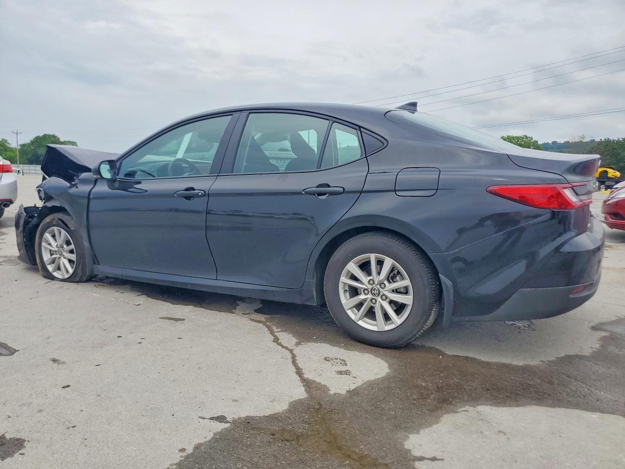 2026 Toyota Camry Le - Фото 2