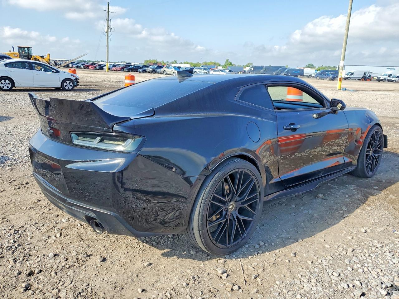 2017 Chevrolet Camaro Lt - Фото 3