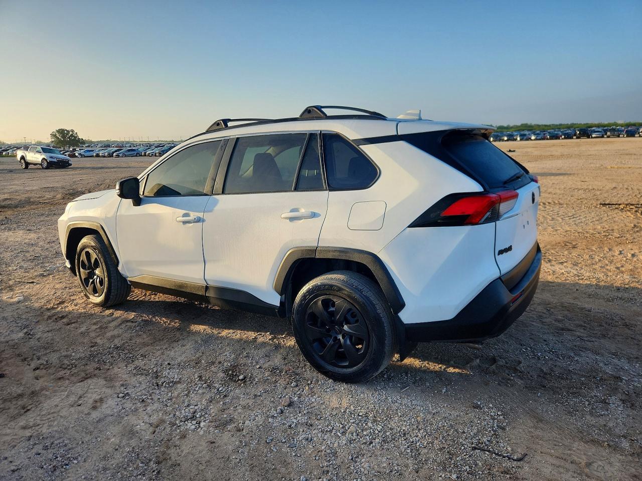 2019 Toyota Rav4 Le - Фото 2
