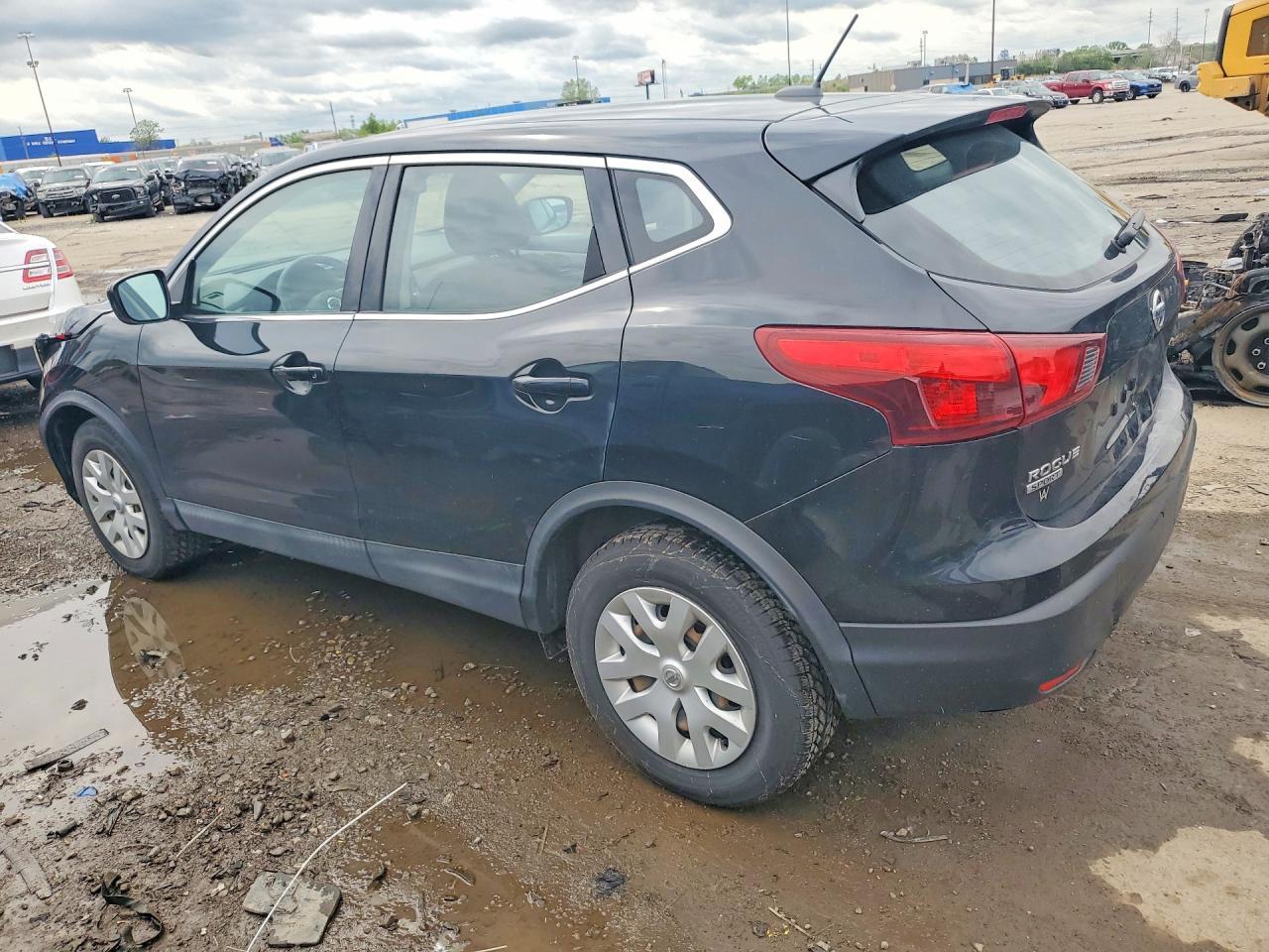 2019 Nissan Rogue Sport S - Фото 2