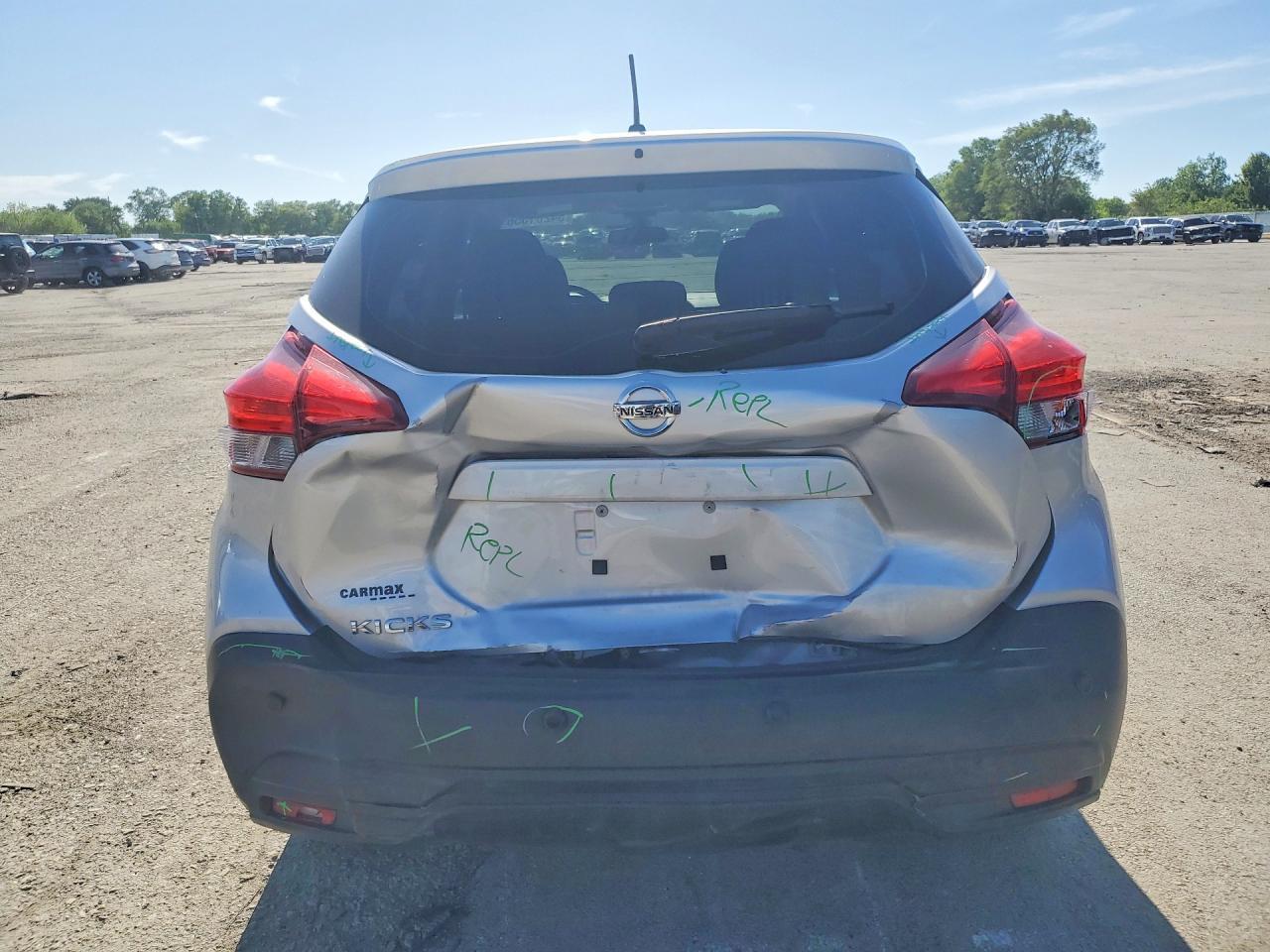 2020 Nissan Kicks S - Image 6