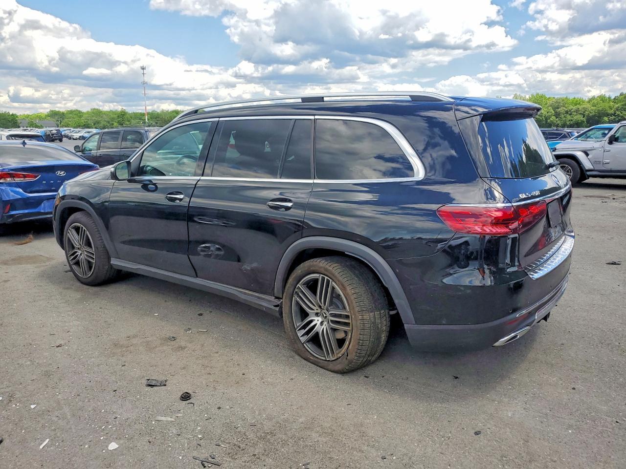 2025 Mercedes-Benz Gls 450 4Matic - Image 2