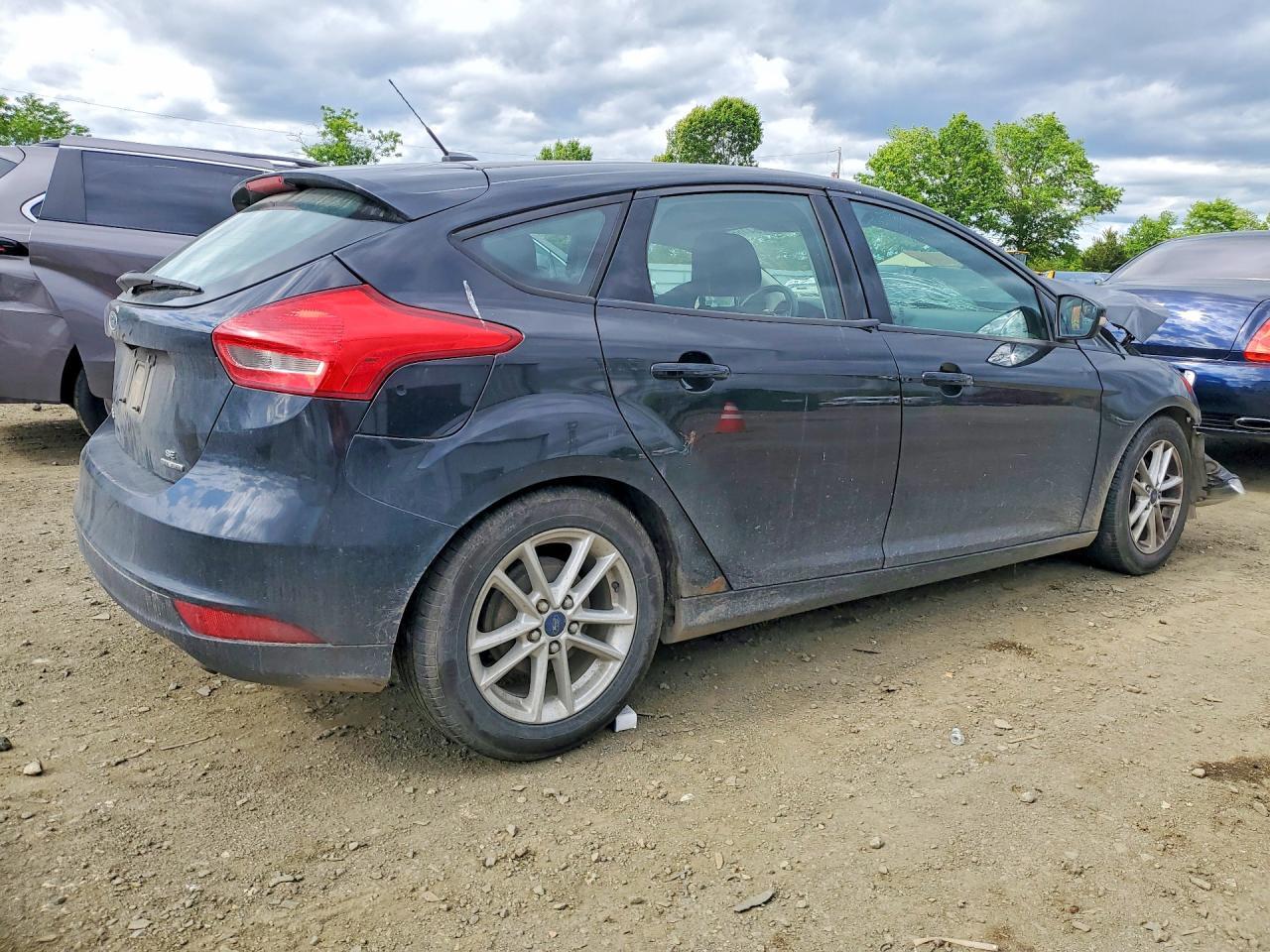 2016 Ford Focus Se - Image 3