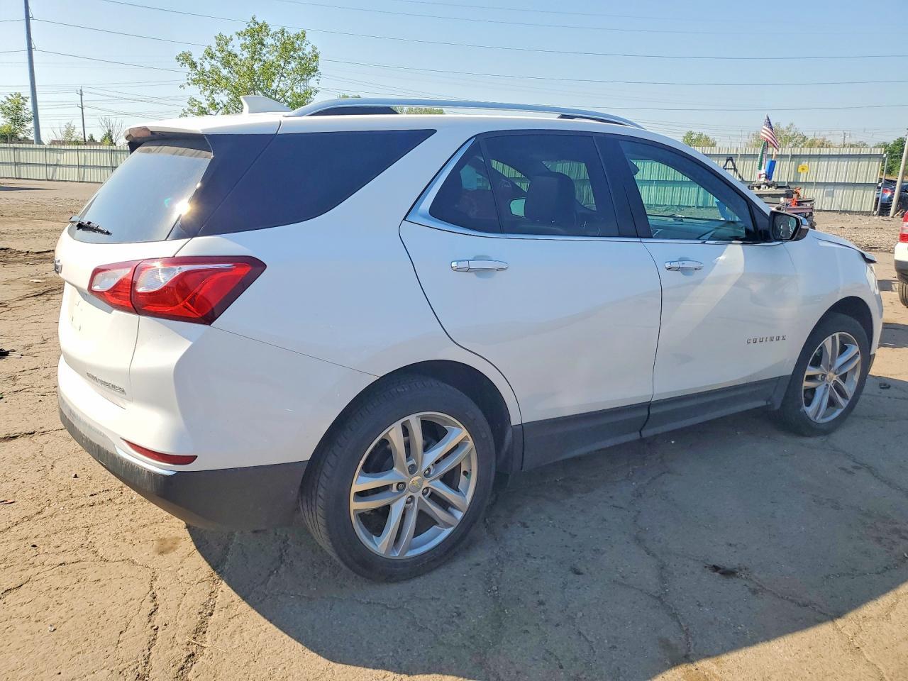 2021 Chevrolet Equinox Premier - Фото 3