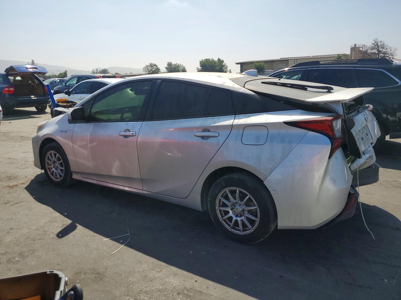 2020 Toyota Prius Xle Awd-E - Фото 2