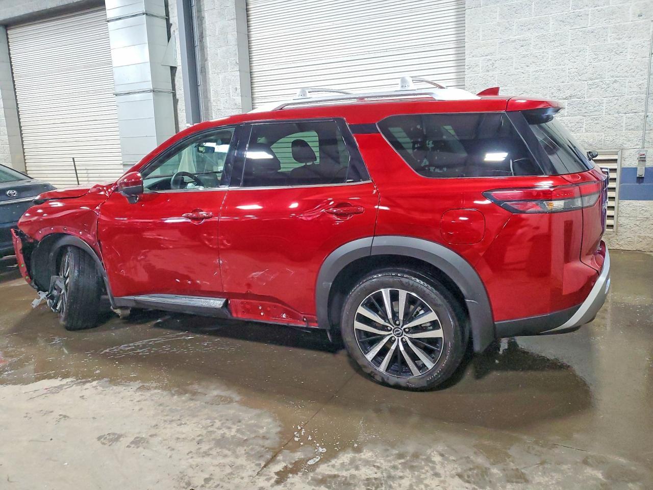 2023 Nissan Pathfinder Platinum - Фото 2