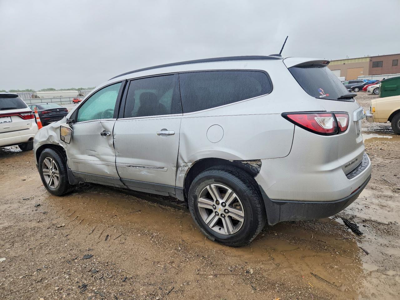 2017 Chevrolet Traverse Lt - Фото 2