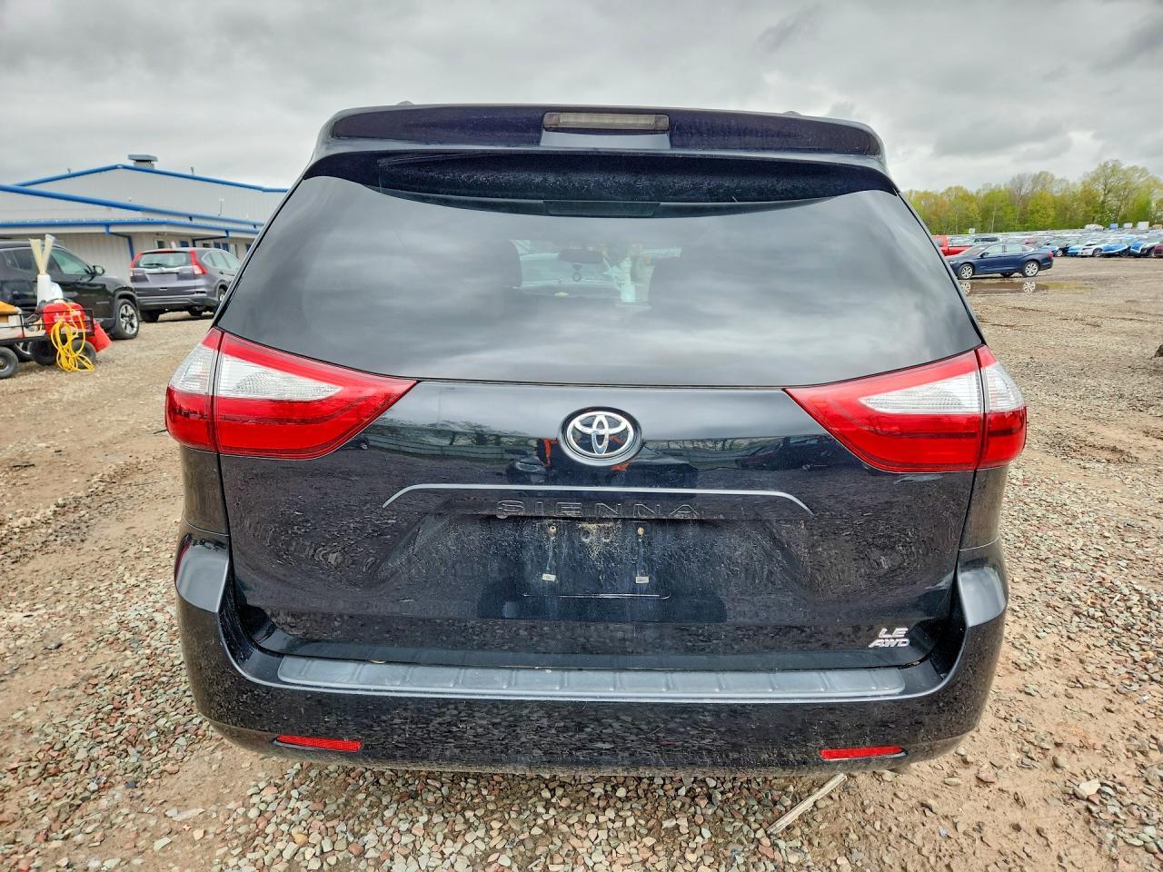 2017 Toyota Sienna Le - Фото 6