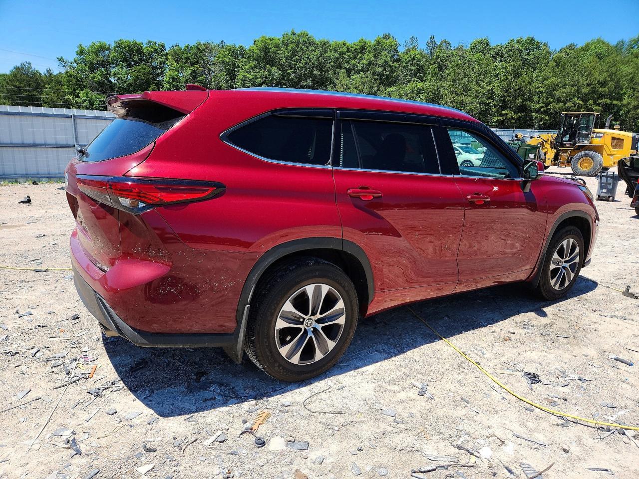 2021 Toyota Highlander Xle - Image 3