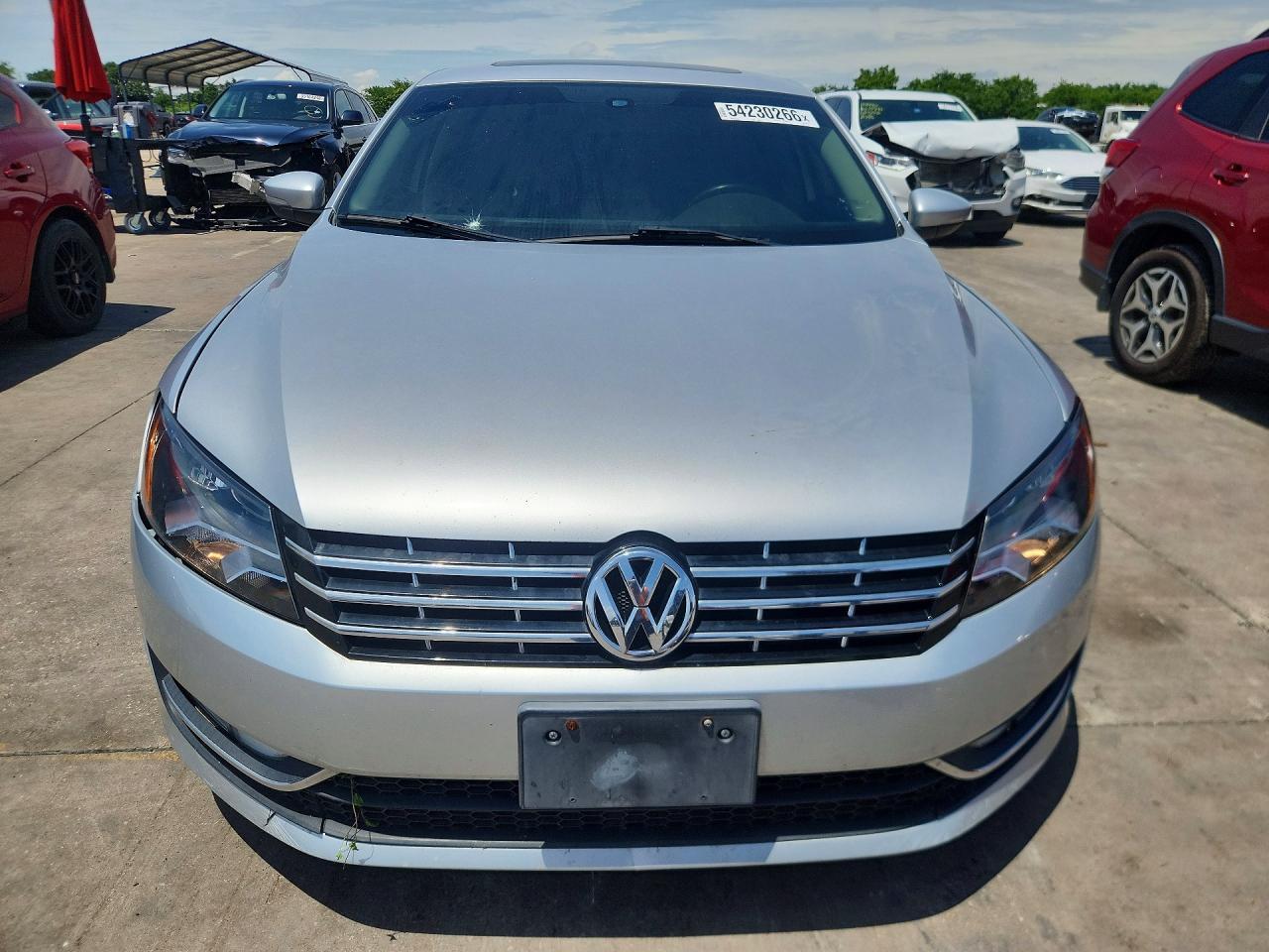 2013 Volkswagen Passat Sel - Image 5
