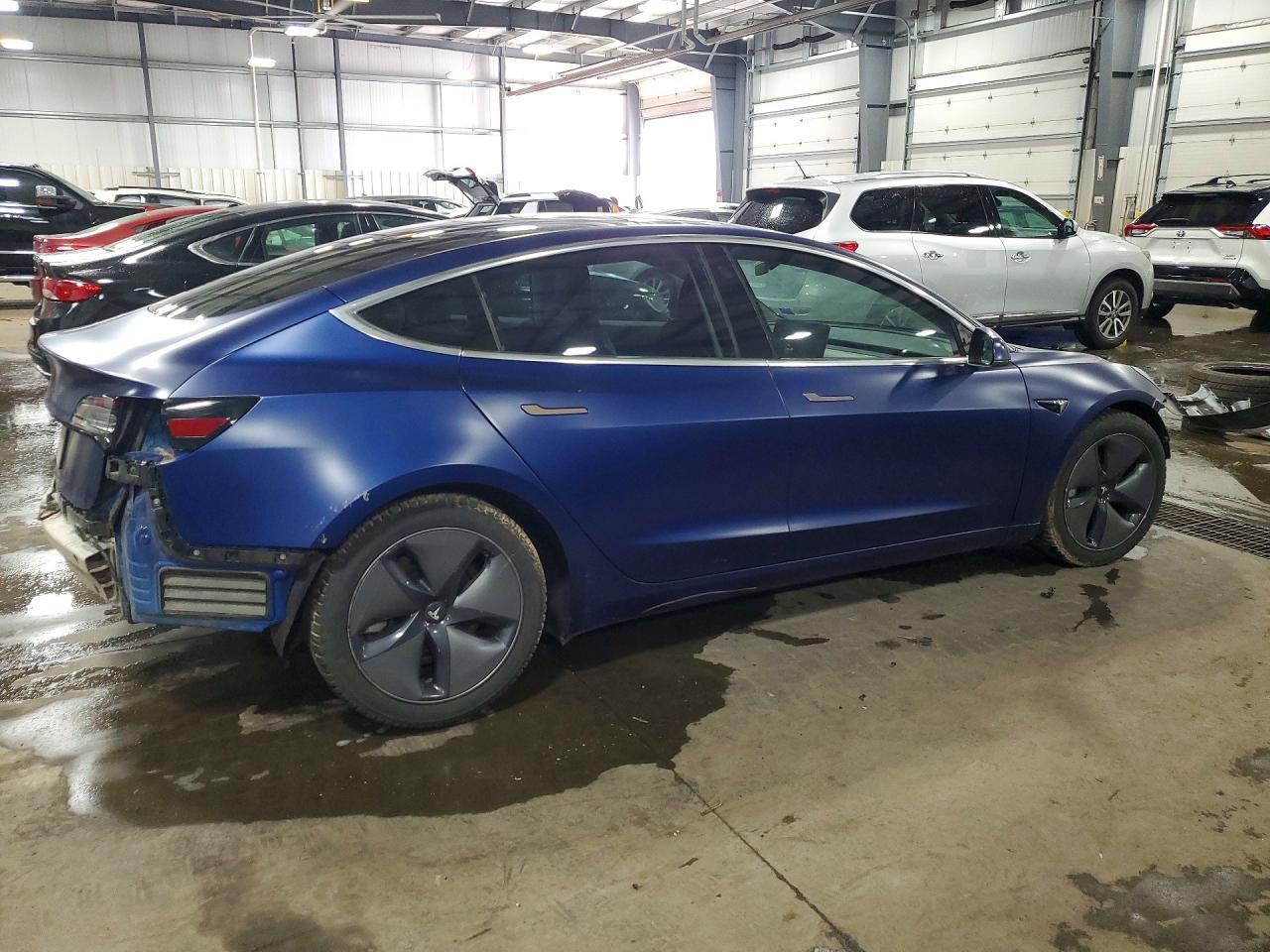 2020 Tesla Model 3 - Фото 3