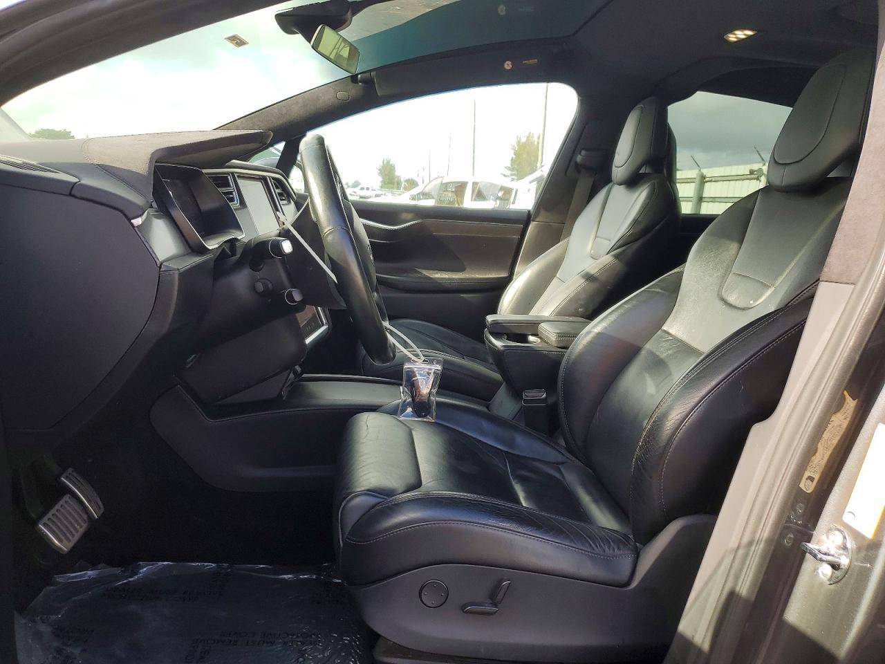 2017 Tesla Model X 100D - Image 7