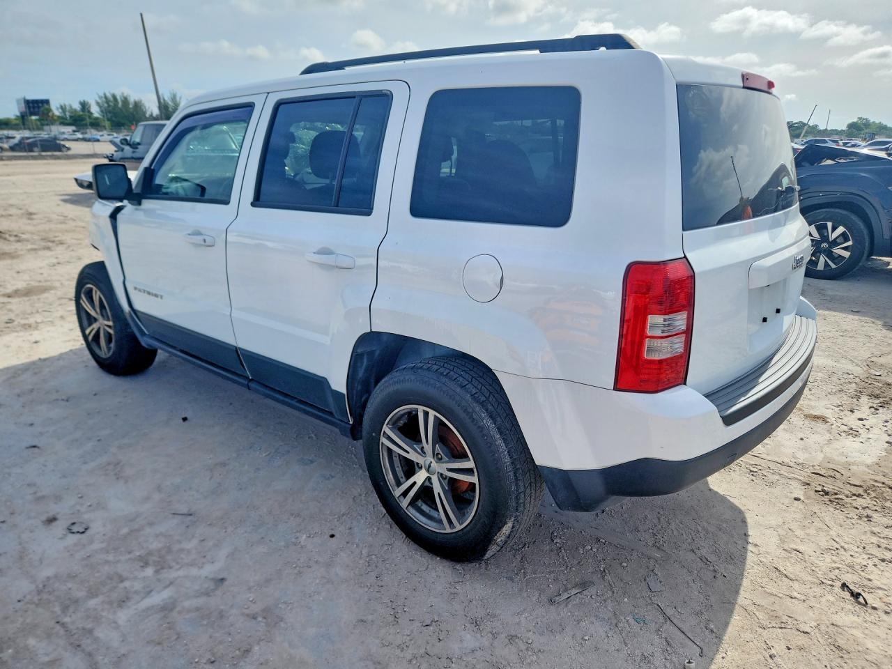 2017 Jeep Patriot Sport - Image 2