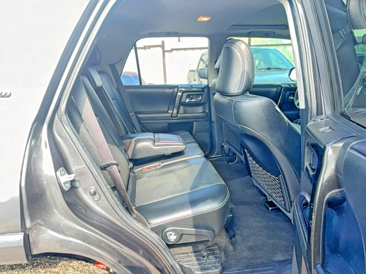 2020 Toyota 4Runner Nightshade Edition - Фото 6