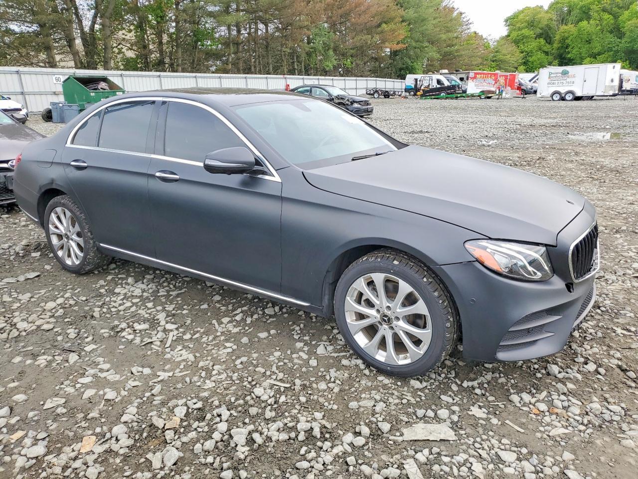 2019 Mercedes-Benz E 300 4Matic - Фото 4