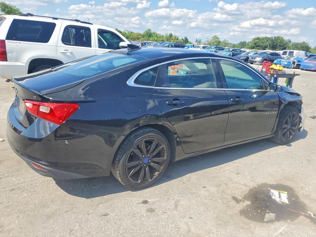 2018 Chevrolet Malibu Lt - Image 3