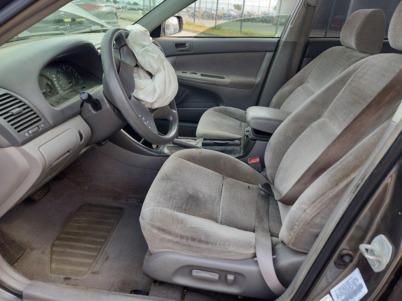 2002 Toyota Camry Le V6 - Image 7