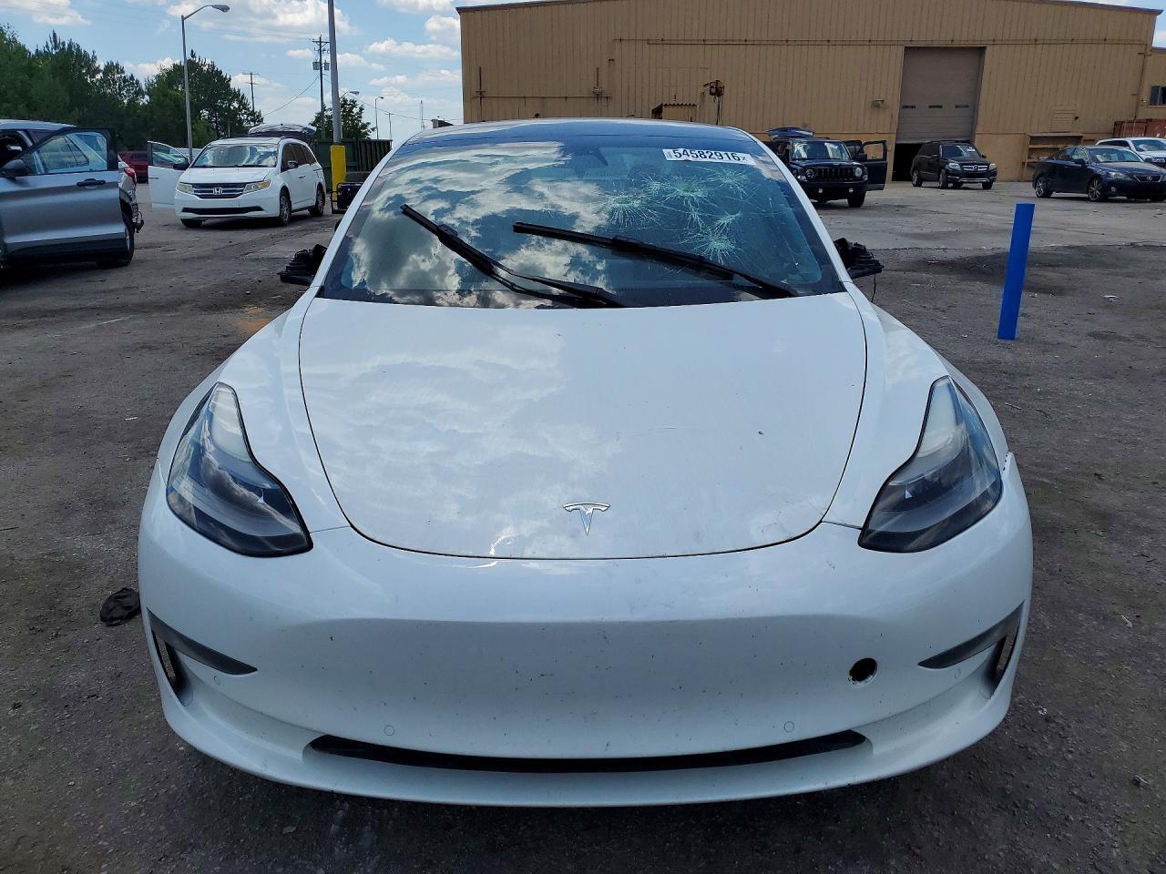 2022 Tesla Model 3 - Image 5