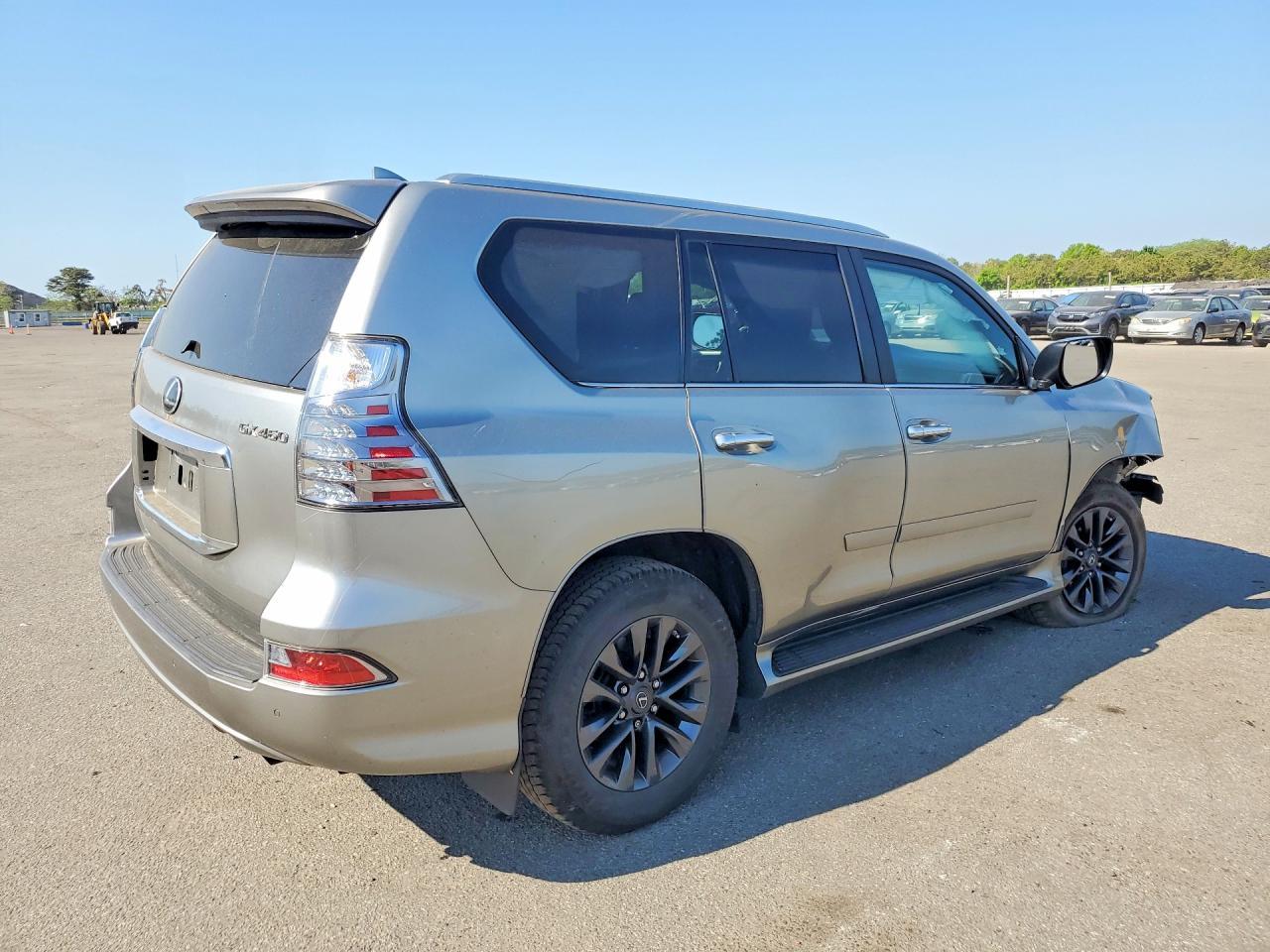2021 Lexus Gx 460 Premium - Image 3