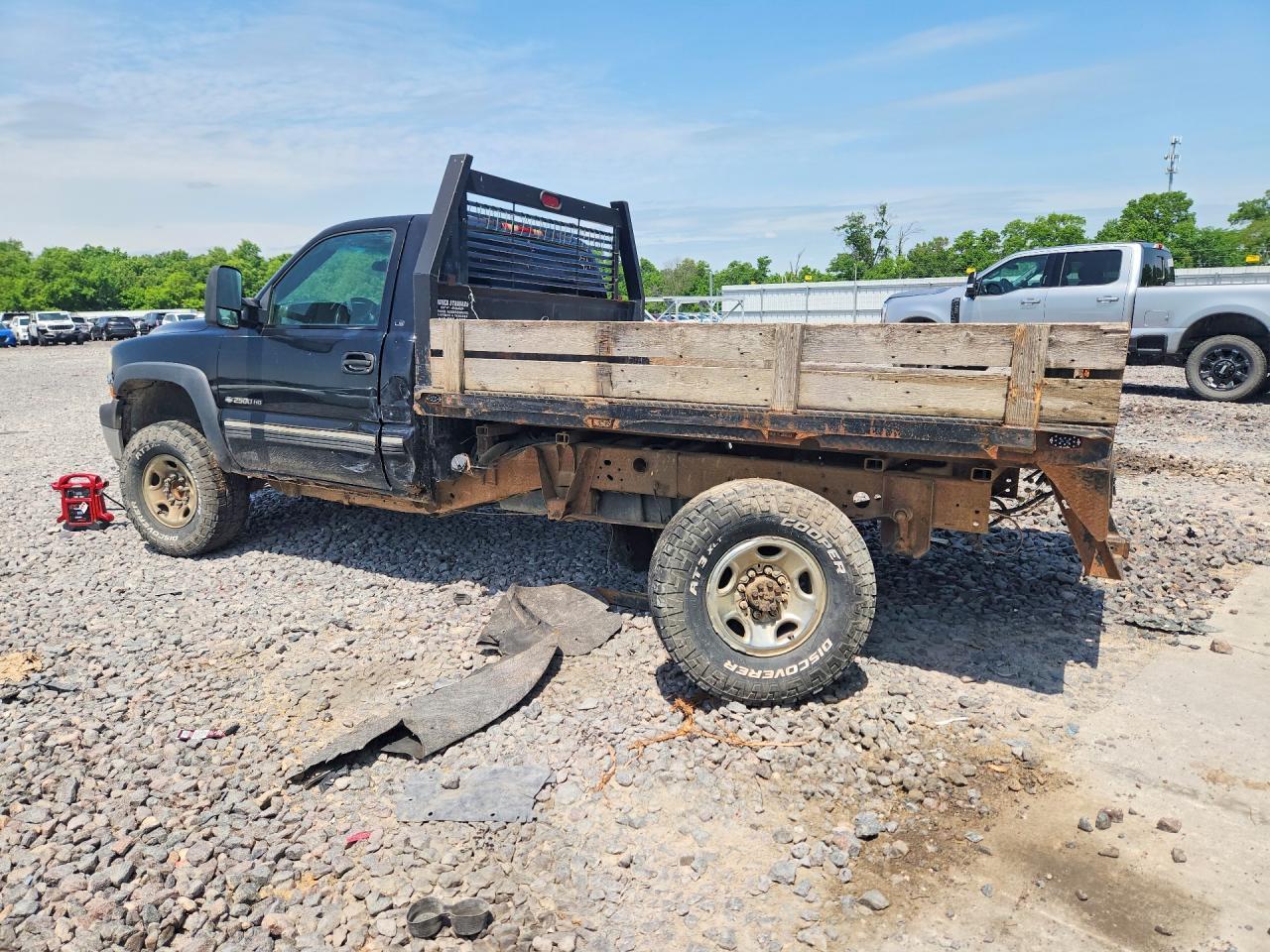2001 Chevrolet Silverado K2500 Heavy Duty - Image 2
