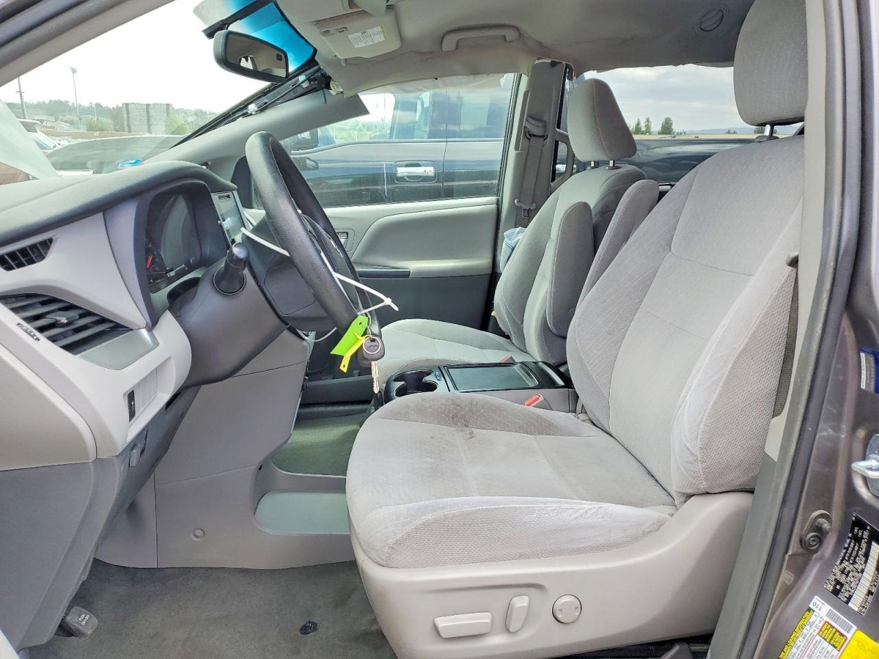 2017 Toyota Sienna Le - Фото 7