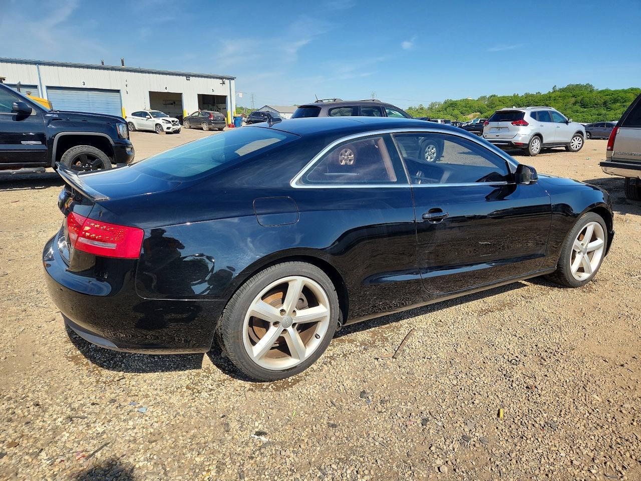 2010 Audi A5 Premium Plus - Фото 3