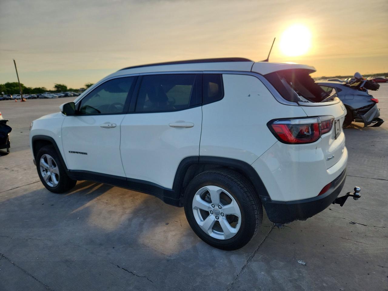 2018 Jeep Compass Latitude - Image 2