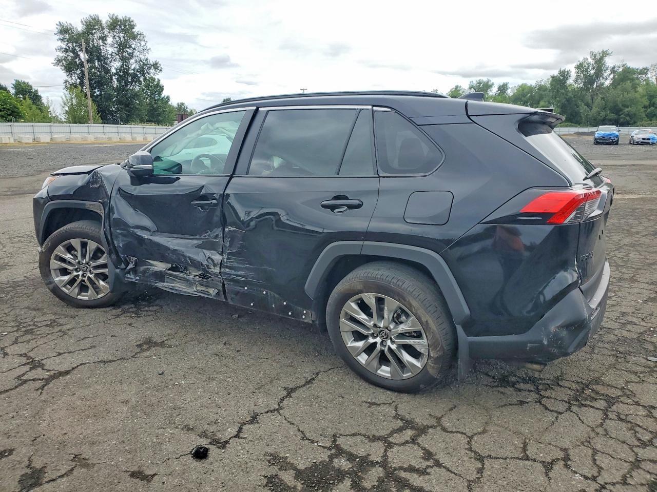 2024 Toyota Rav4 Xle Premium - Фото 2