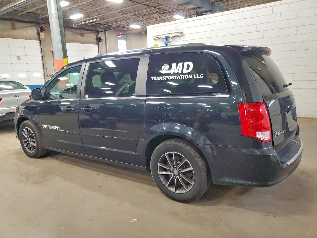2017 Dodge Grand Caravan Sxt - Фото 2