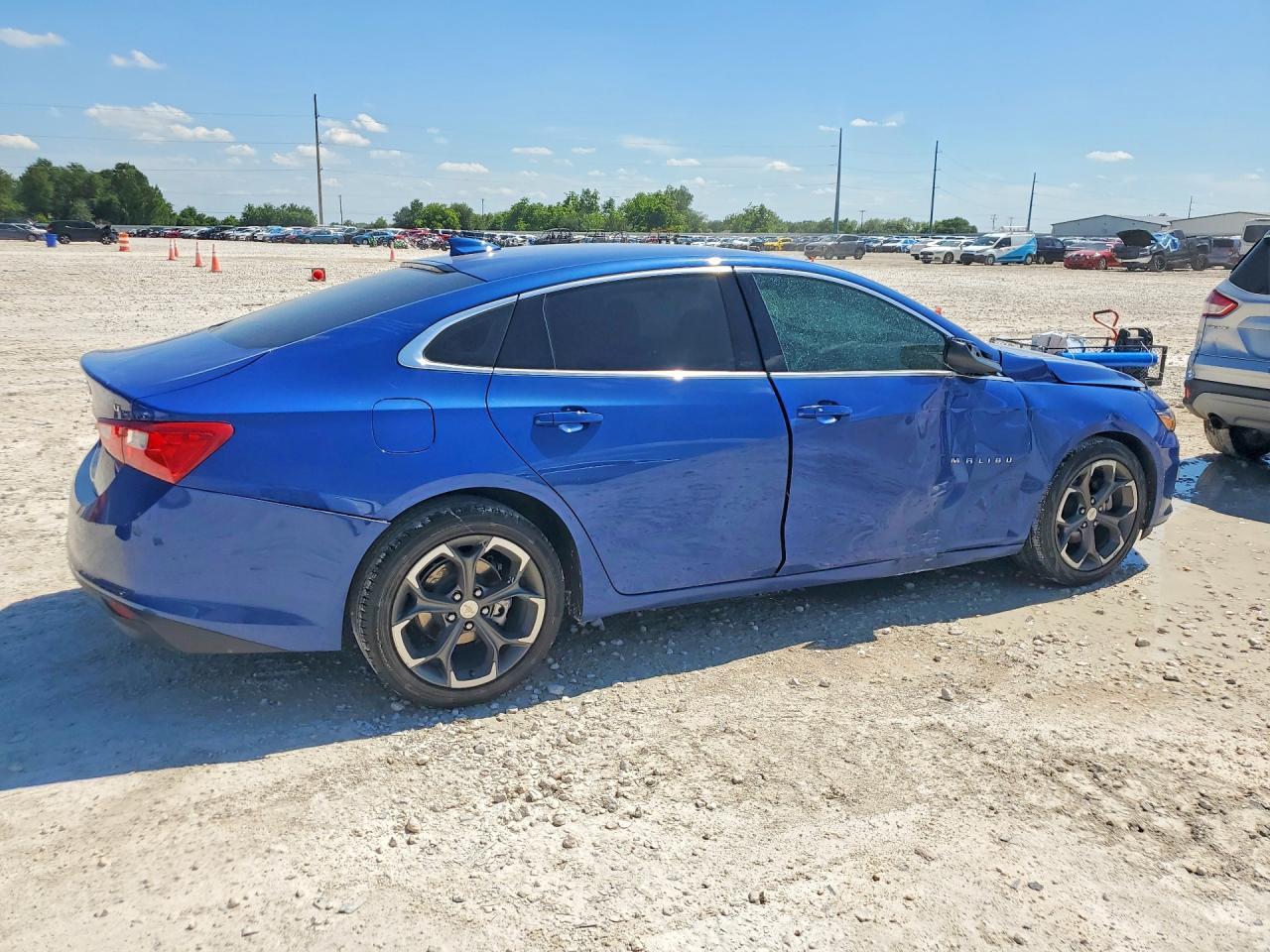 2023 Chevrolet Malibu Lt - Image 3