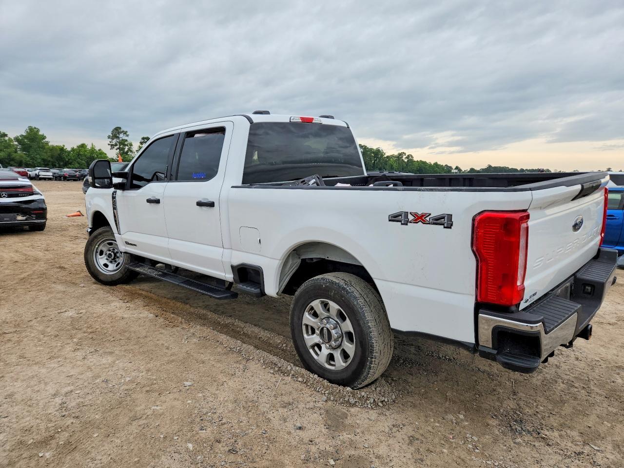 2024 Ford F250 Super Duty - Фото 2