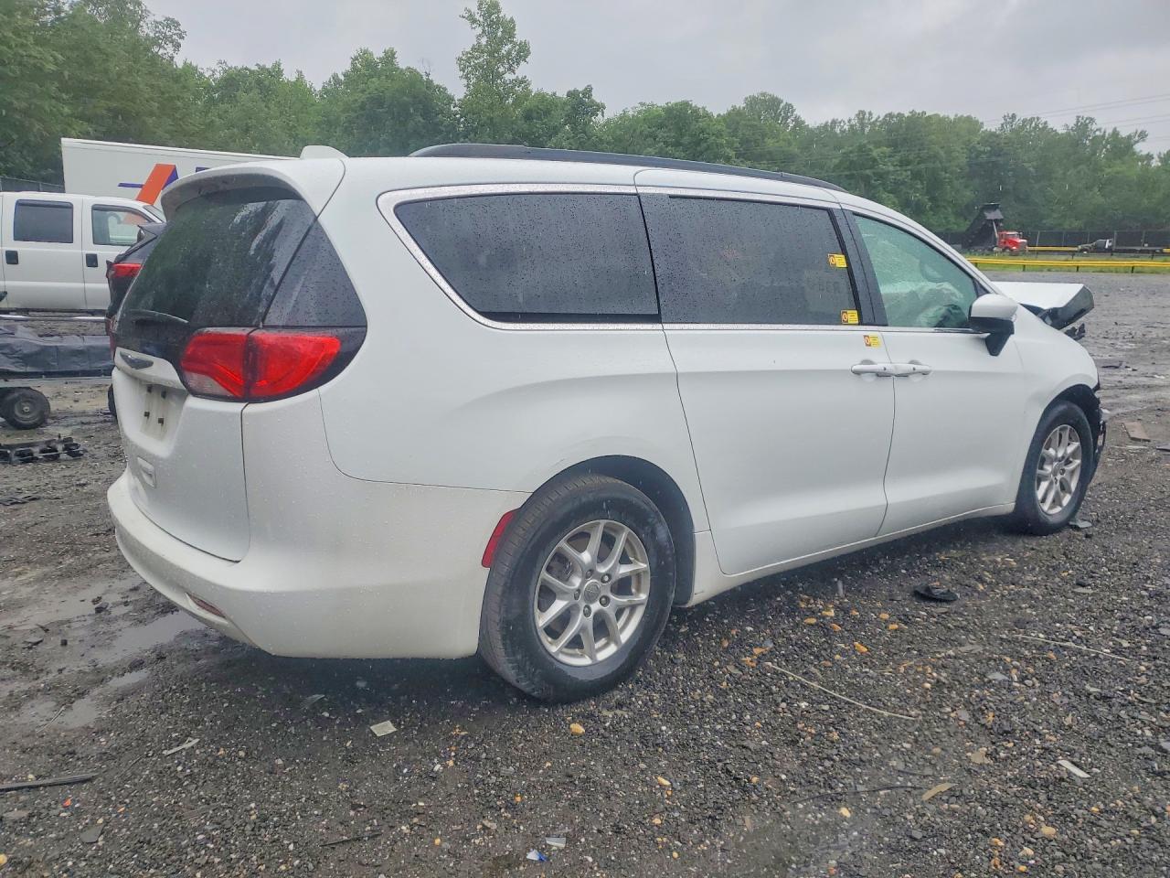 2020 Chrysler Voyager Lxi - Фото 3