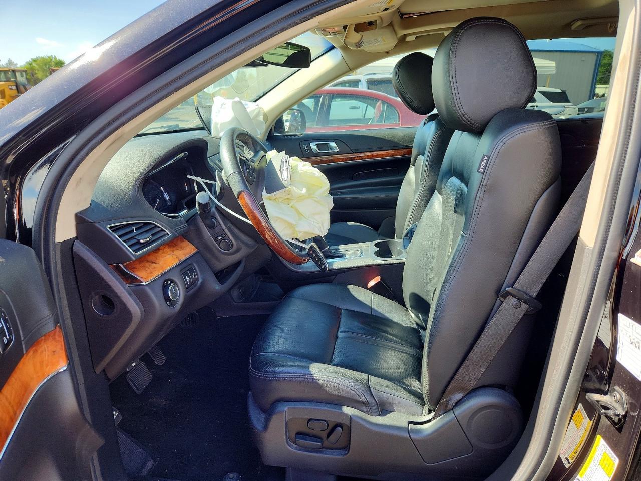 2019 Lincoln Mkt - Фото 7