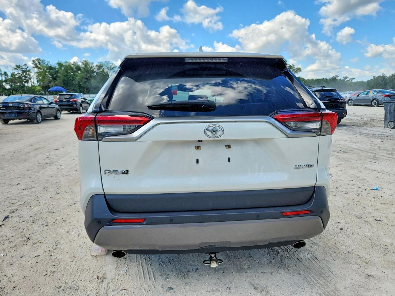 2020 Toyota Rav4 Limited - Фото 6