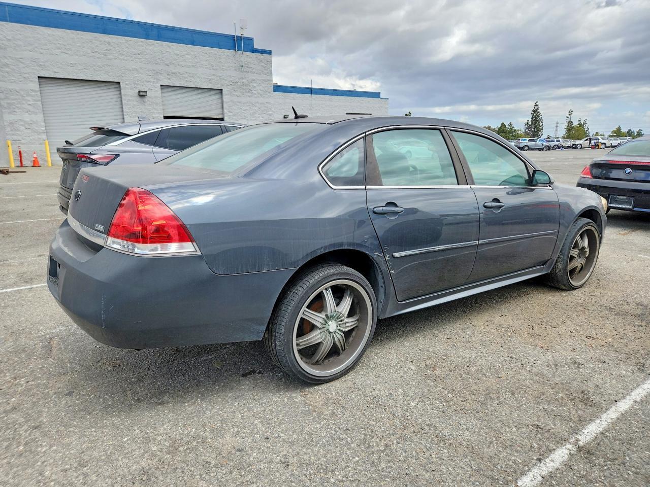 2011 Chevrolet Impala Ls - Фото 3