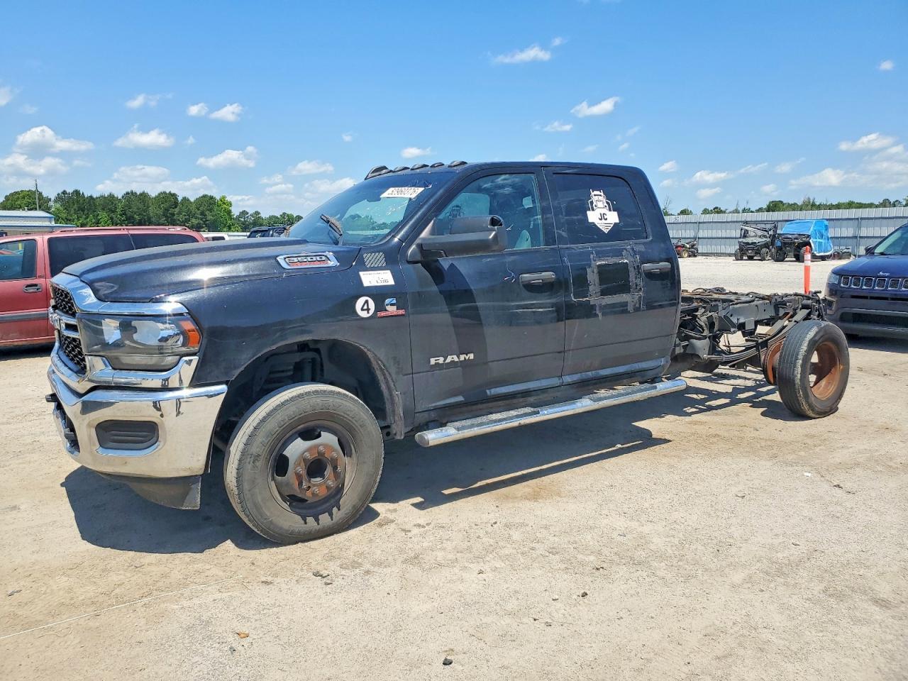 2021 Ram 3500 Tradesman 4X4 8' Box - Фото 2