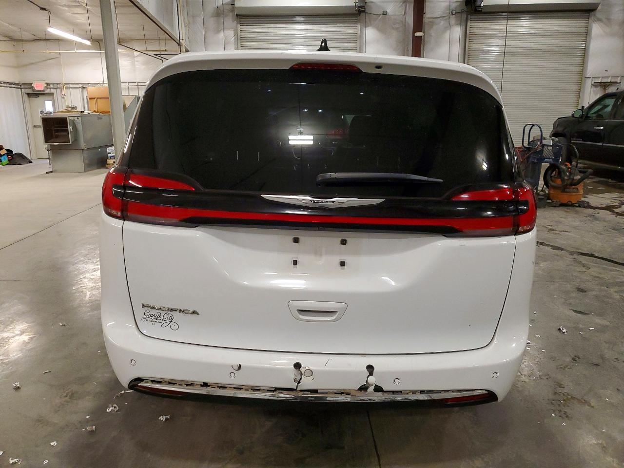 2023 Chrysler Pacifica Touring L - Image 6