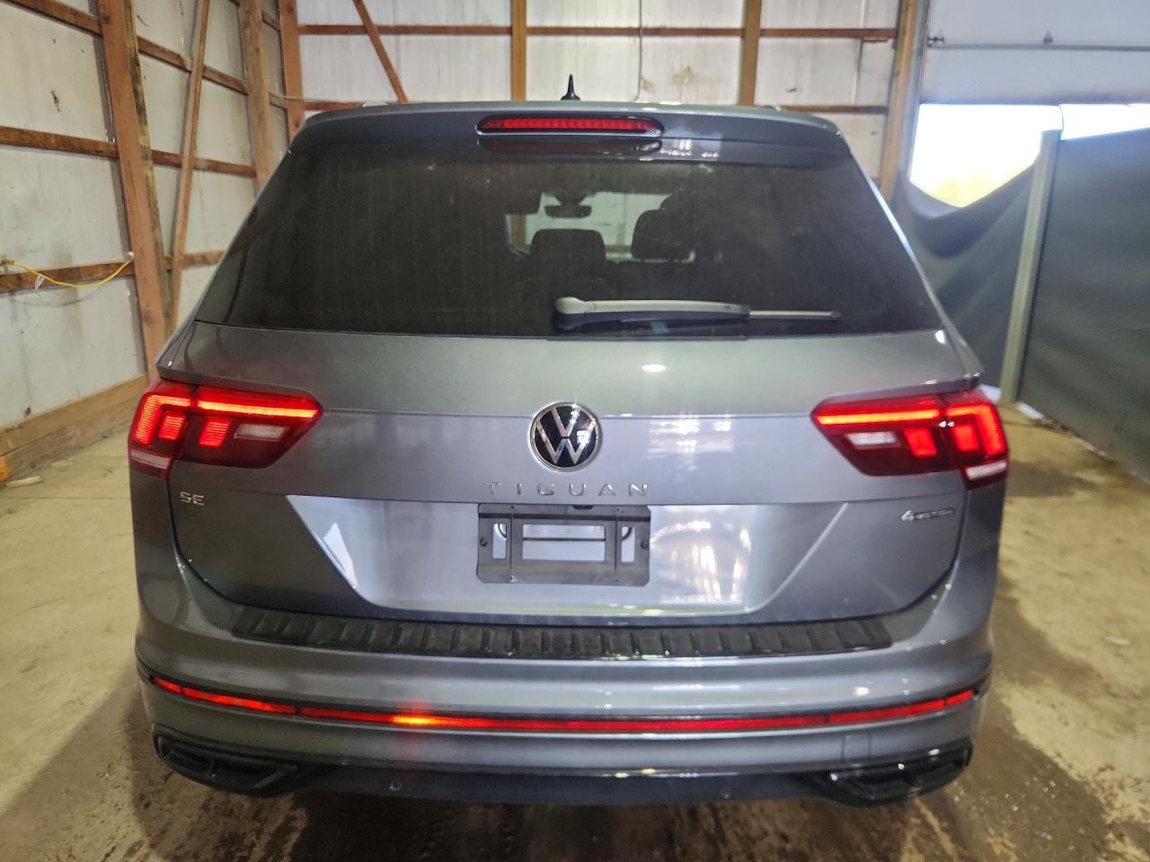 2024 Volkswagen Tiguan Se R-Line Black - Image 6