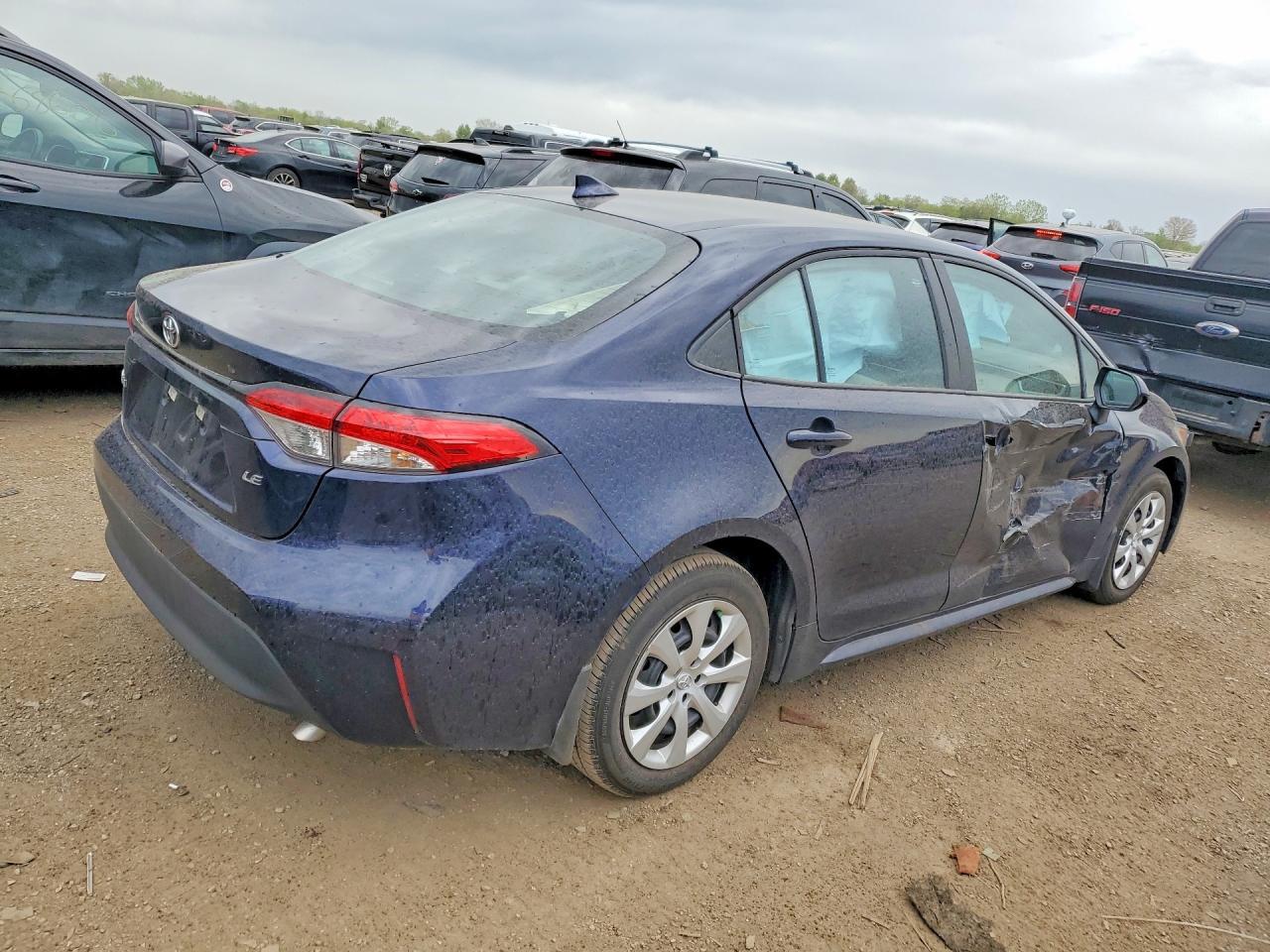 2025 Toyota Corolla Le - Фото 3