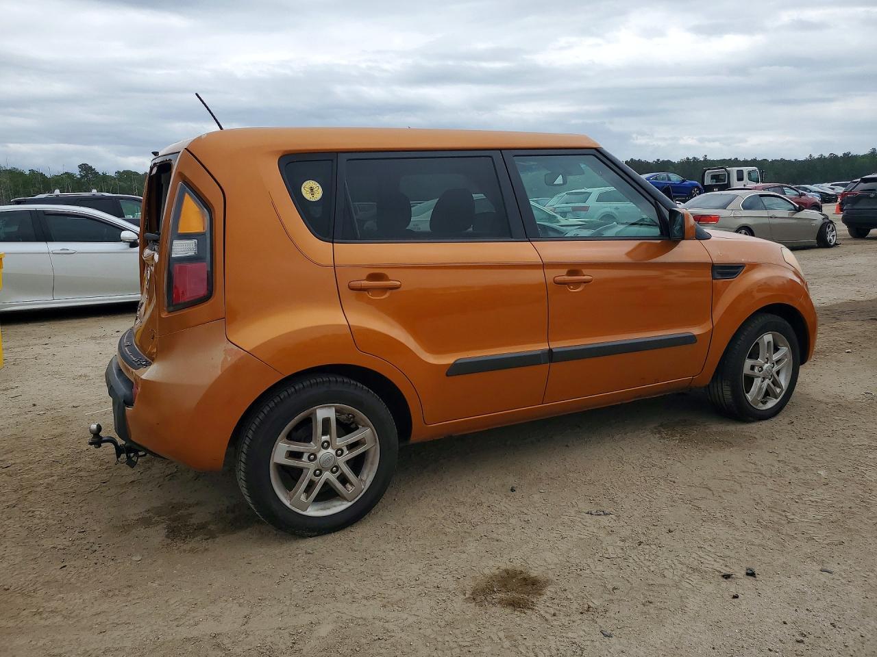 2011 Kia Soul + - Image 3