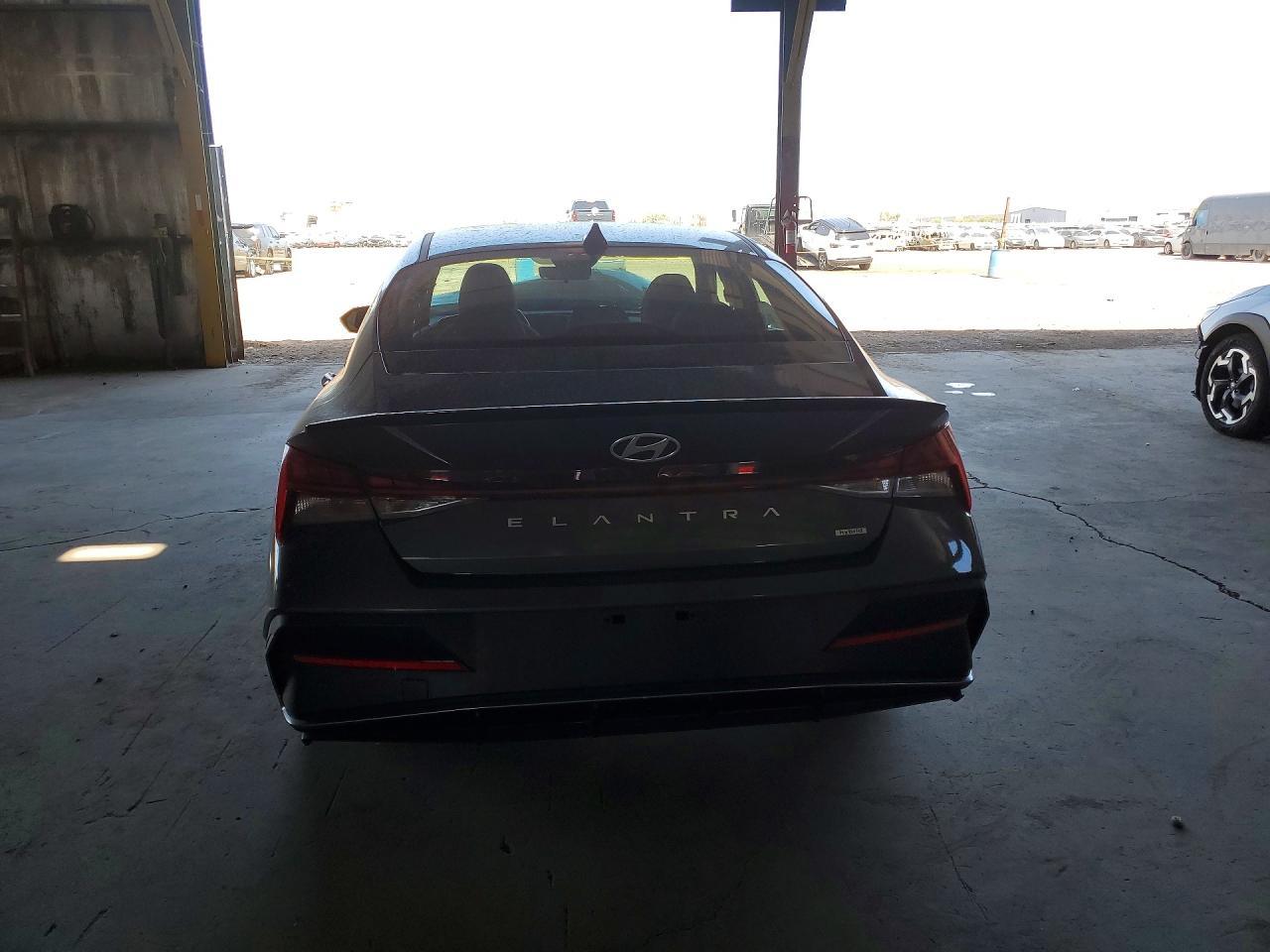 2025 Hyundai Elantra Hybrid Sel Sport - Фото 6
