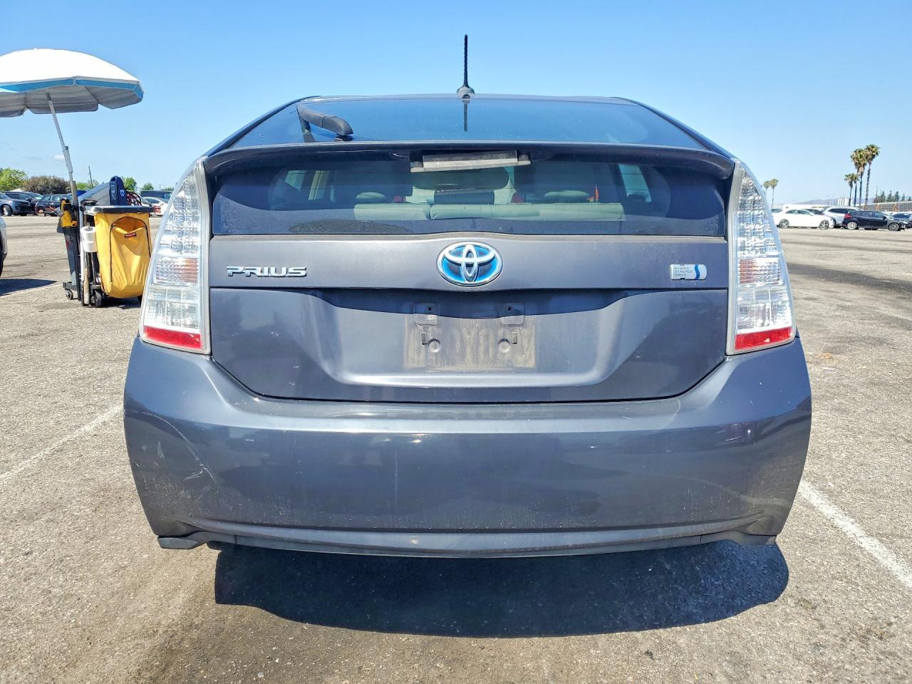2011 Toyota Prius Two - Image 6