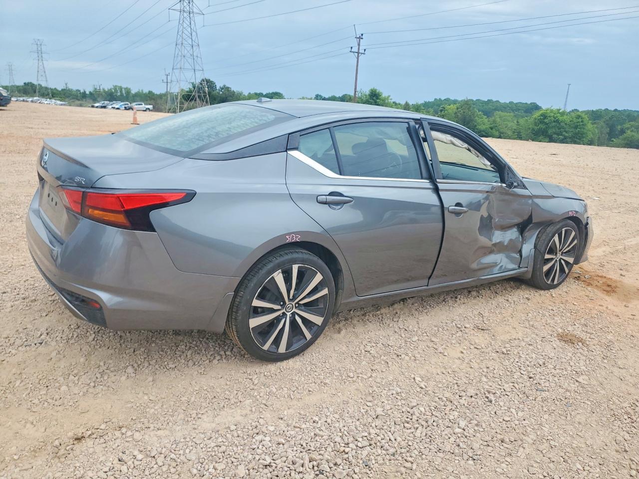 2019 Nissan Altima Sr - Фото 3
