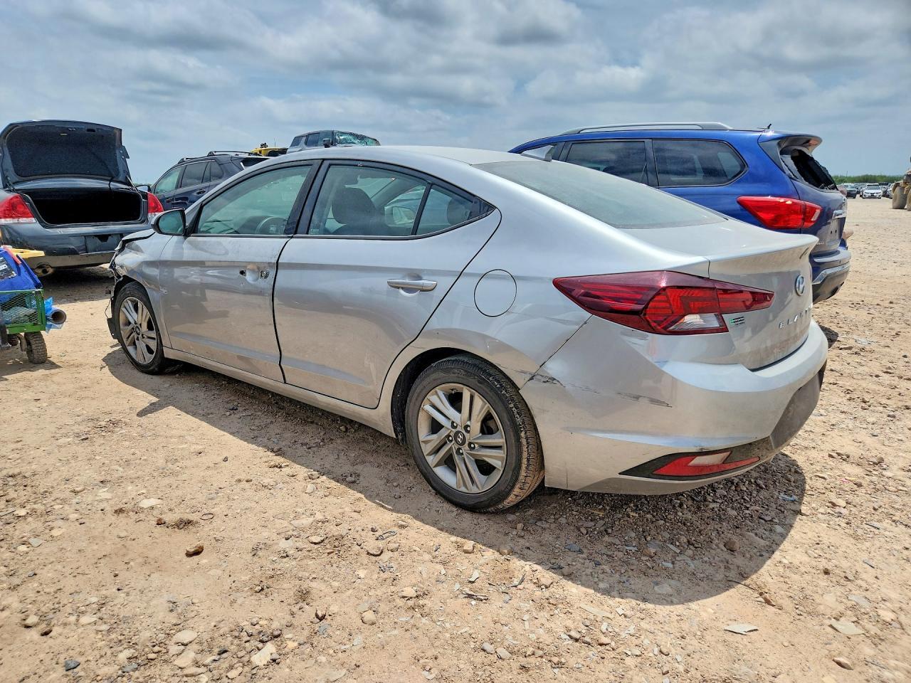 2020 Hyundai Elantra Sel - Фото 2