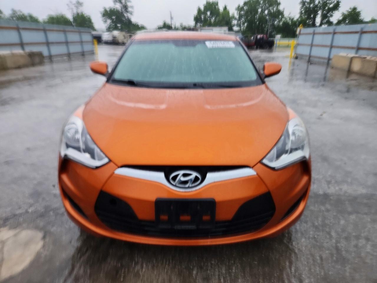2016 Hyundai Veloster Base - Фото 5