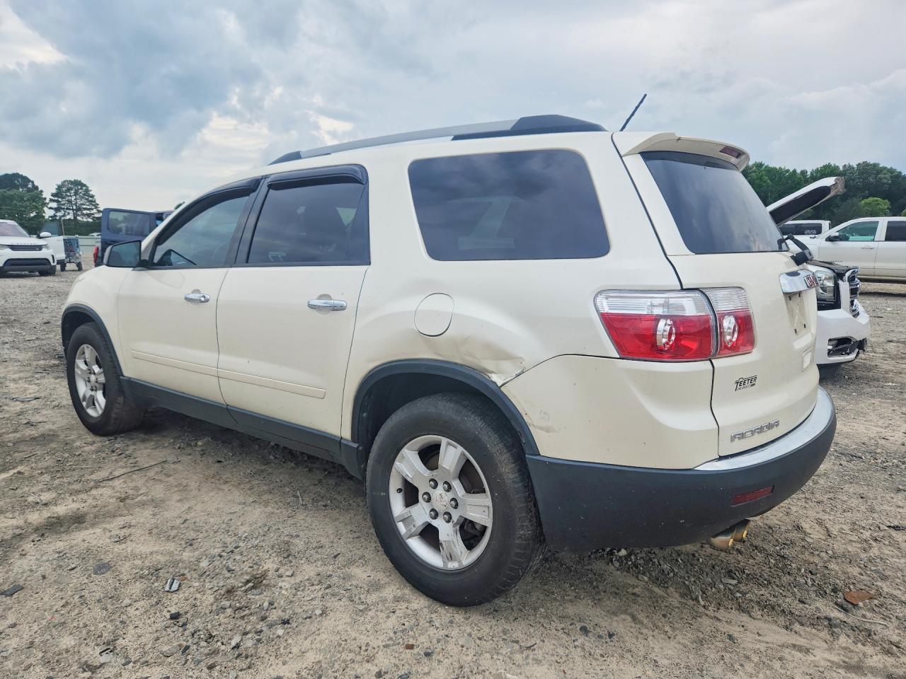 2012 GMC Acadia Sl - Image 2
