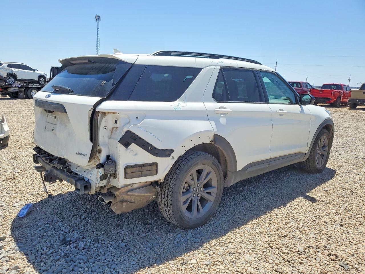 2023 Ford Explorer Xlt - Image 3