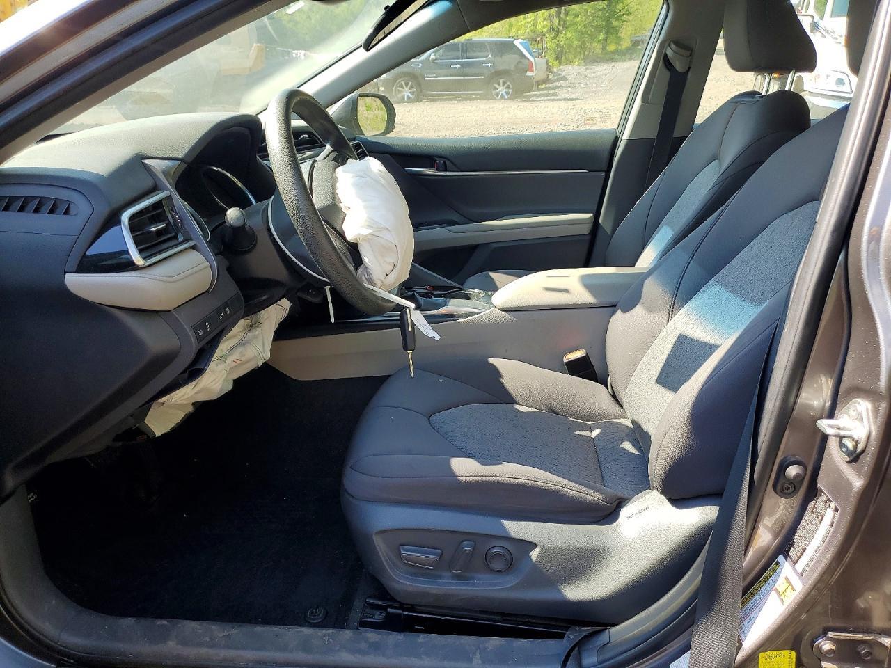2018 Toyota Camry Le - Фото 7